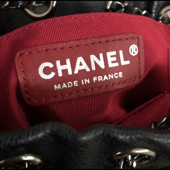 100% Authentic Chanel Crossbody Bag - Picture 5 of 8